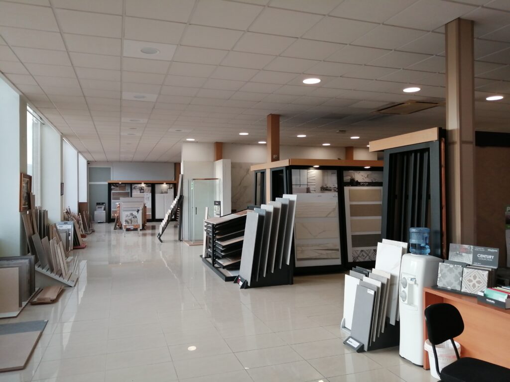 almacen de materiales de construcción exposicion