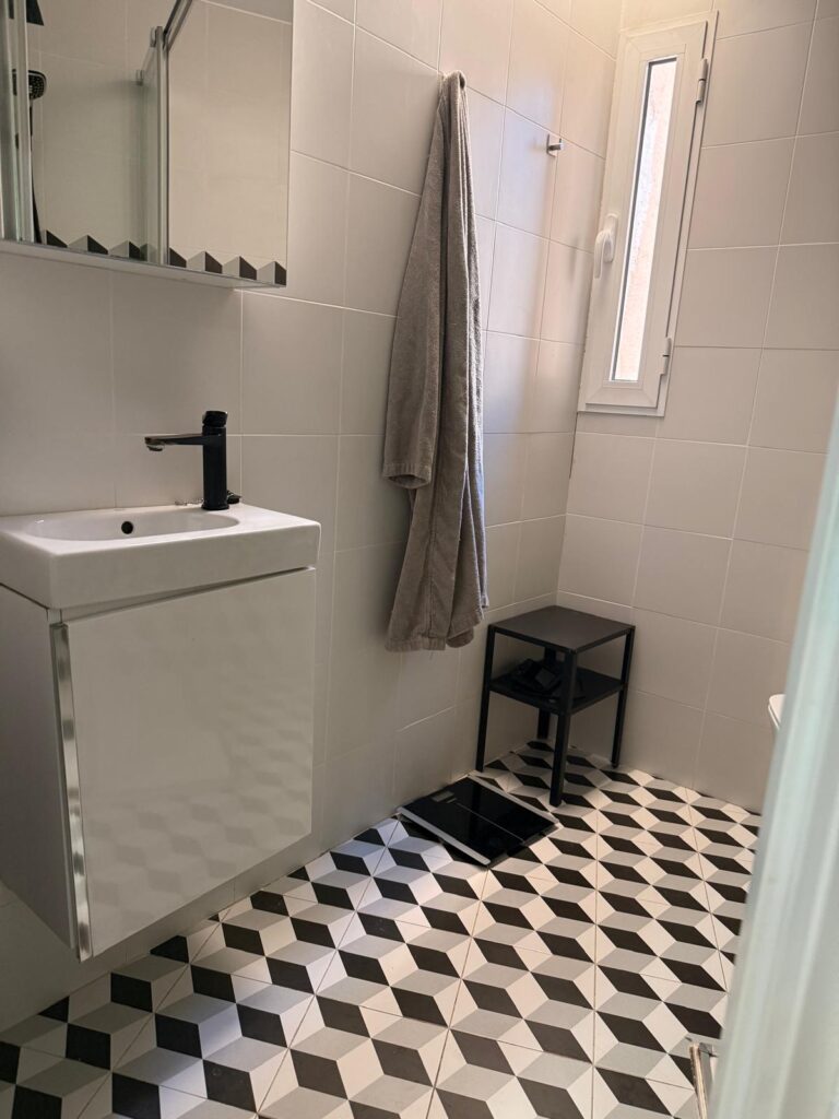 BARCELONA CUBE + BARCELONA BLANCO 25X25 (1)